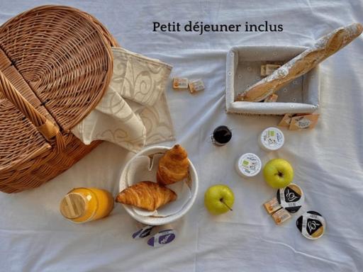 Dome Pathome Catonvielle Εξωτερικό φωτογραφία