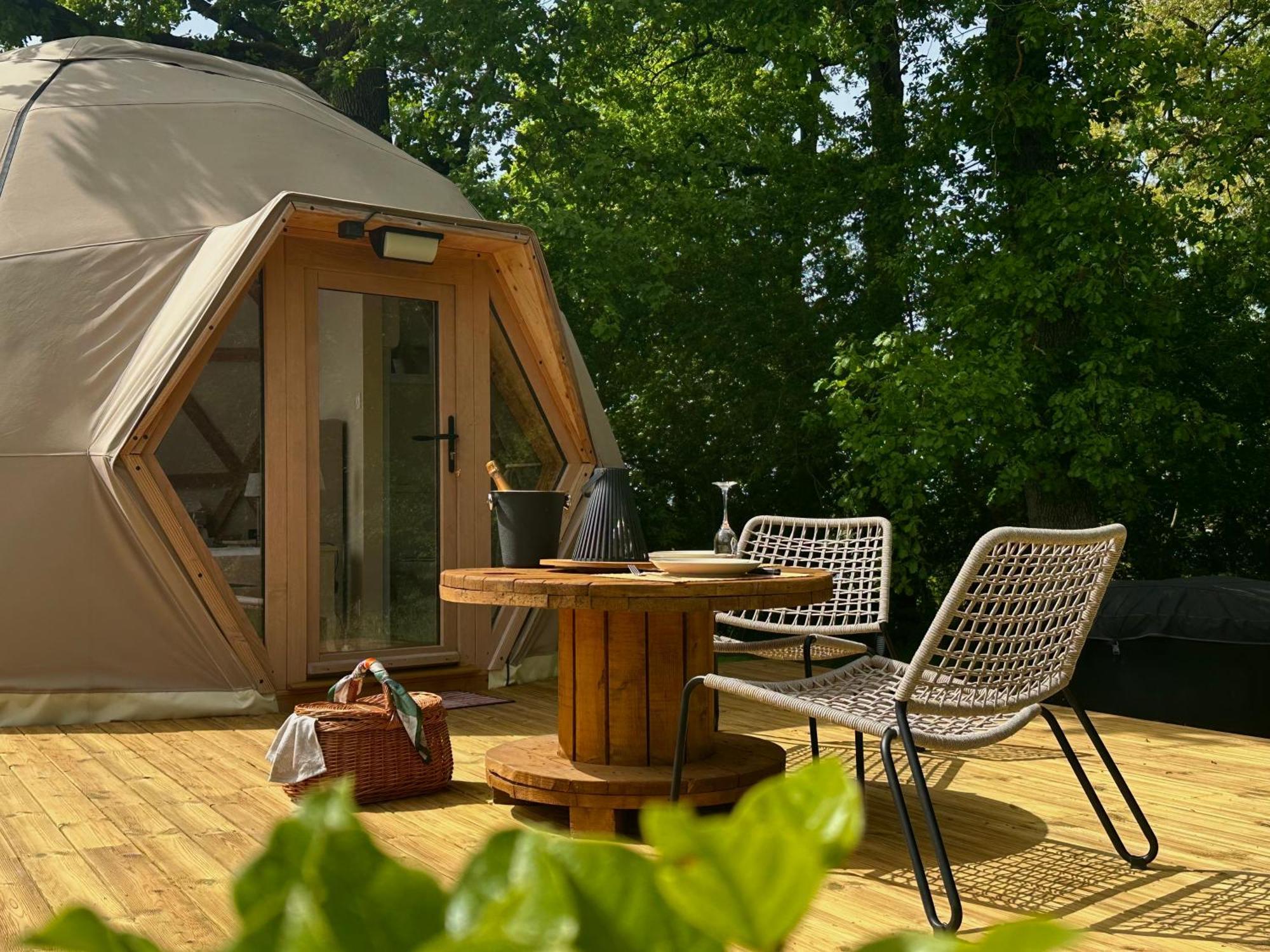 Dome Pathome Catonvielle Εξωτερικό φωτογραφία
